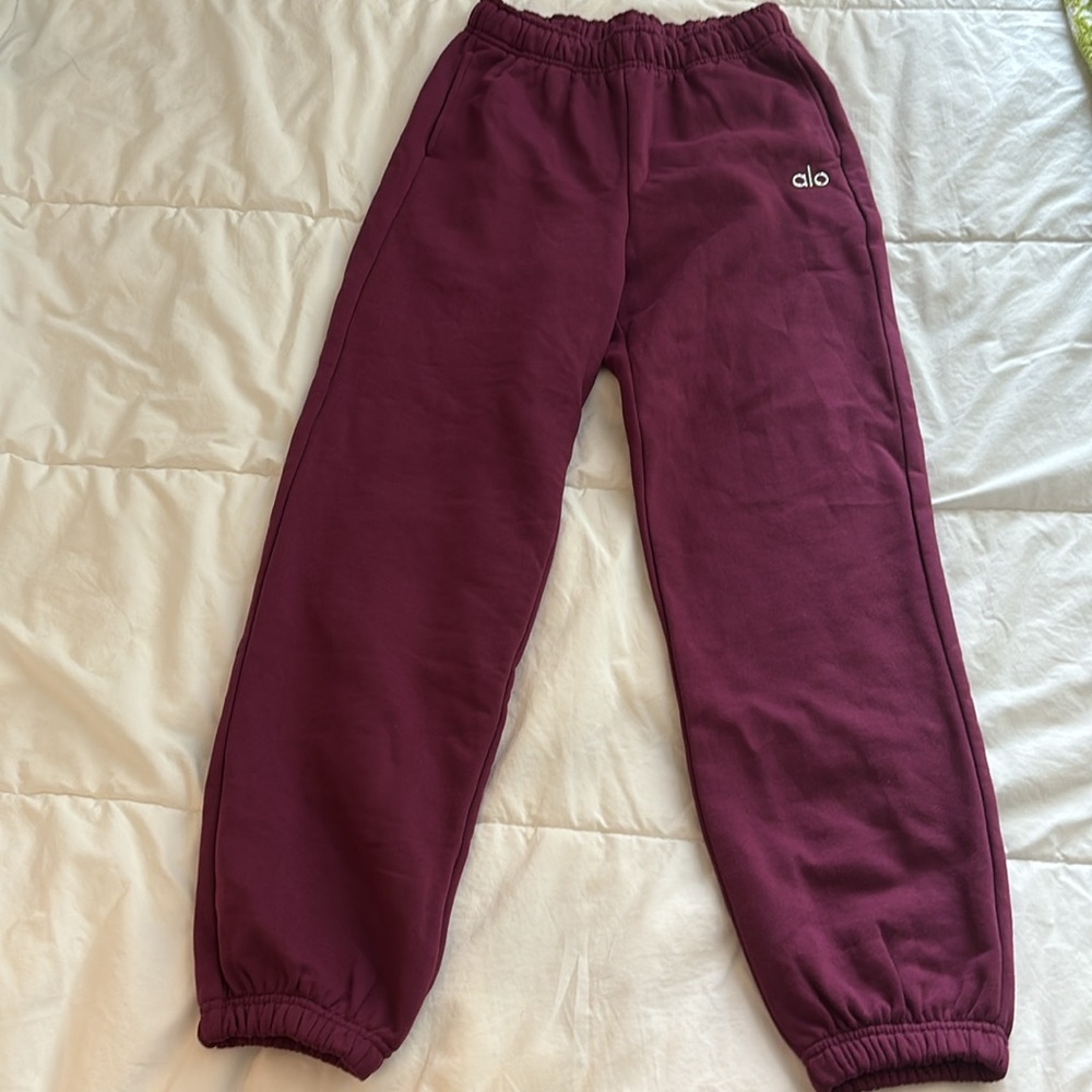 Alo Accolade sweatpants Wild Berry